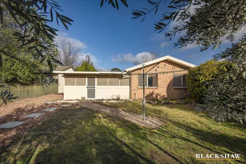 130 Pockett Avenue Banks