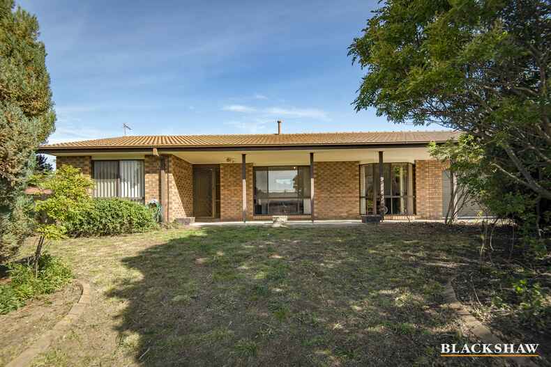 8 Benson Crescent Calwell