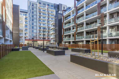 259/12 Limburg Way Greenway