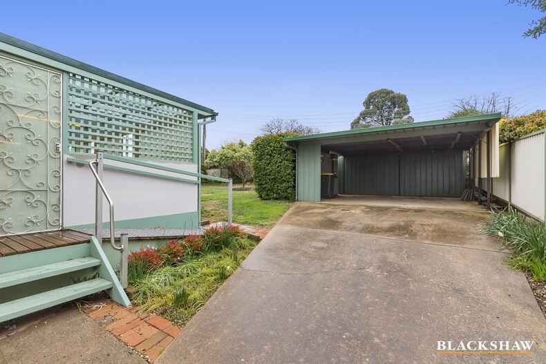 10 Vickers Crescent Flynn 10 Vickers Crescent Flynn