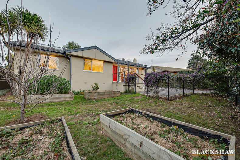 54 Finniss Crescent Narrabundah