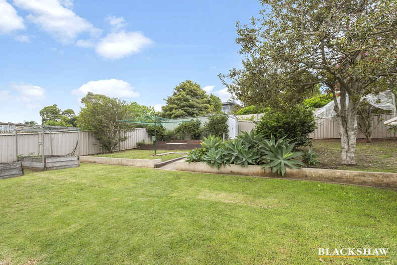 16 Marjorie Crescent Batehaven