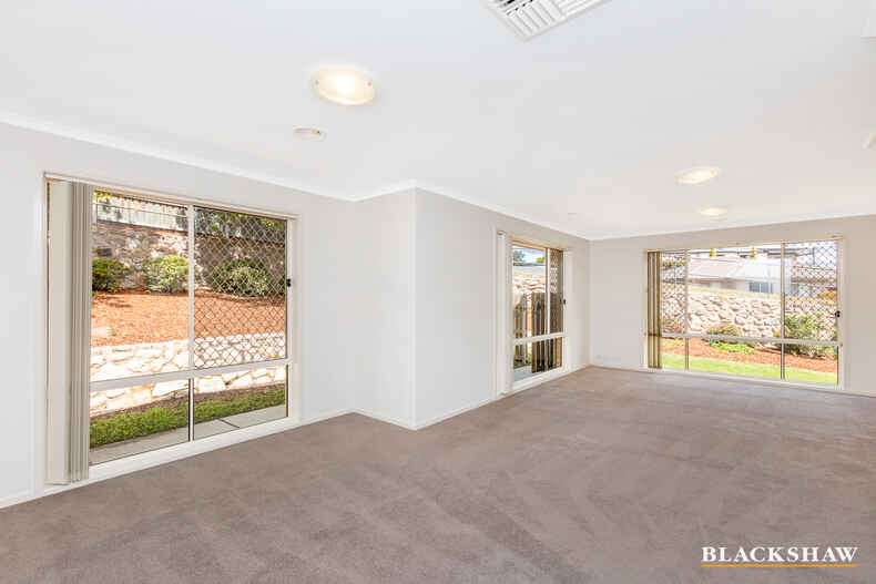 2 Walter Close Jerrabomberra