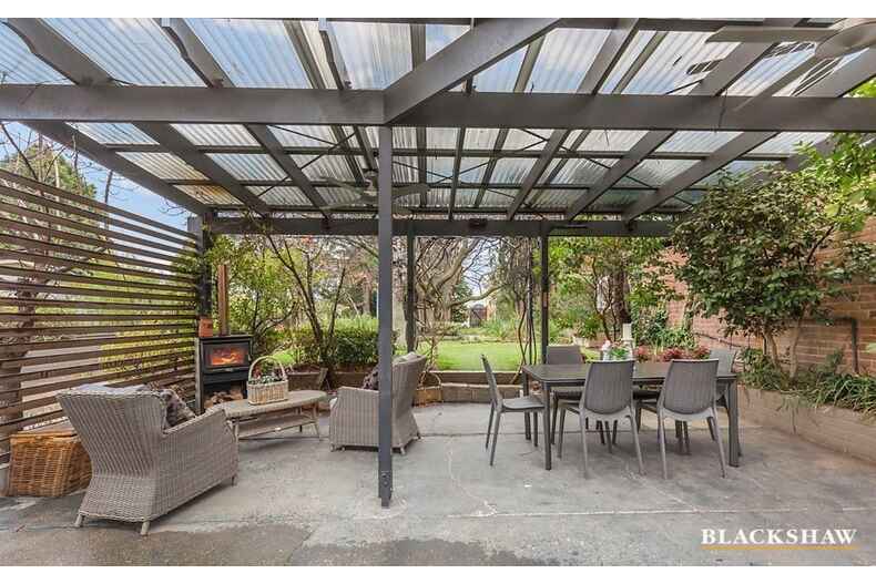 24 Uriarra Road Queanbeyan 24 Uriarra Road Queanbeyan