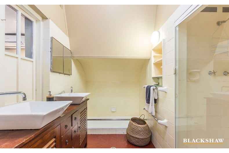 24 Uriarra Road Queanbeyan 24 Uriarra Road Queanbeyan