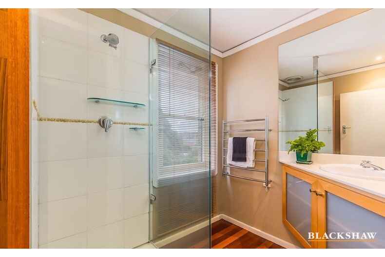 24 Uriarra Road Queanbeyan 24 Uriarra Road Queanbeyan