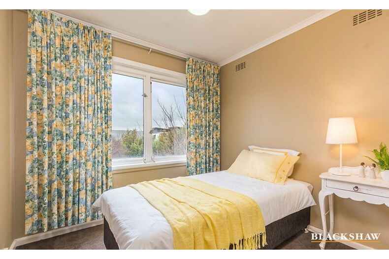 24 Uriarra Road Queanbeyan 24 Uriarra Road Queanbeyan