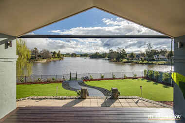 30 Lakeview Gardens Jerrabomberra