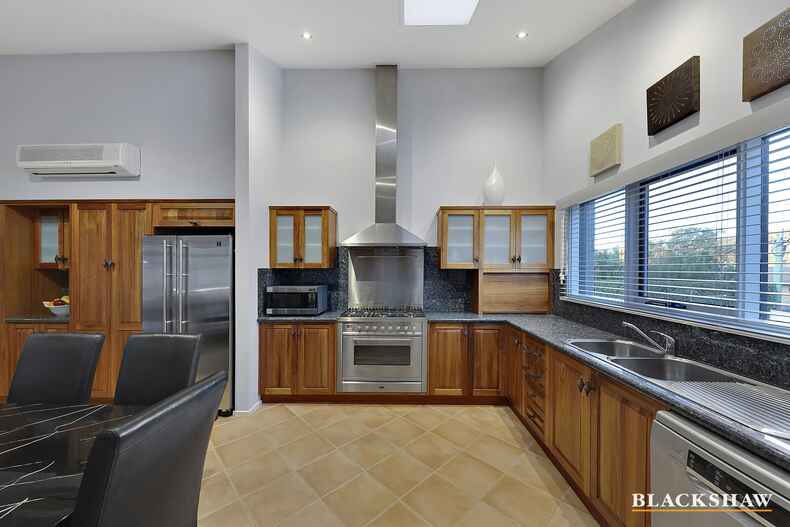 126 Hawkesbury Crescent Farrer