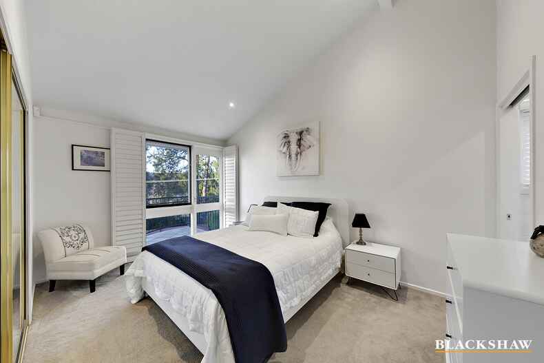 126 Hawkesbury Crescent Farrer