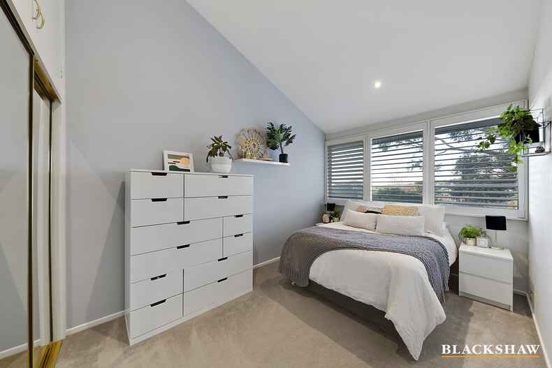 126 Hawkesbury Crescent Farrer