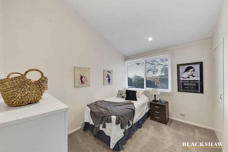 126 Hawkesbury Crescent Farrer