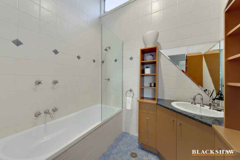 126 Hawkesbury Crescent Farrer