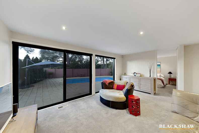 126 Hawkesbury Crescent Farrer