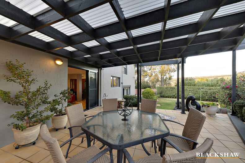 126 Hawkesbury Crescent Farrer