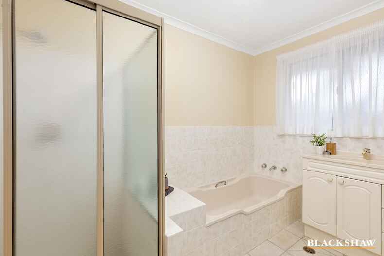 18 Davis Street Weetangera 18 Davis Street Weetangera