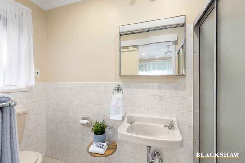 18 Davis Street Weetangera 18 Davis Street Weetangera