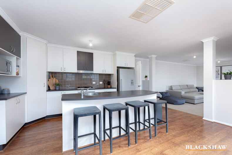 30 Paperbark Street Banks 30 Paperbark Street Banks
