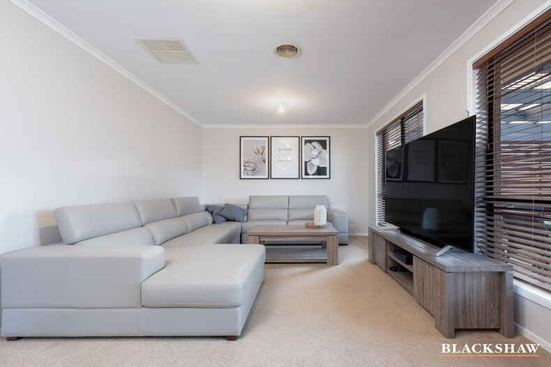 30 Paperbark Street Banks