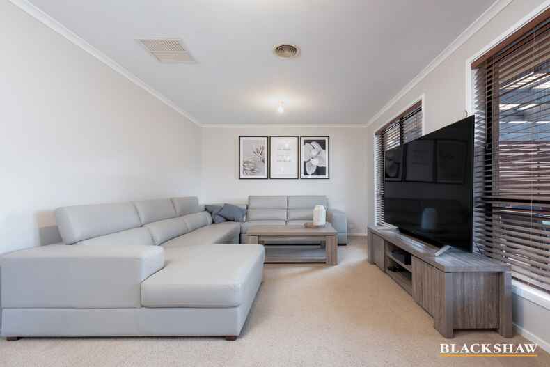 30 Paperbark Street Banks 30 Paperbark Street Banks