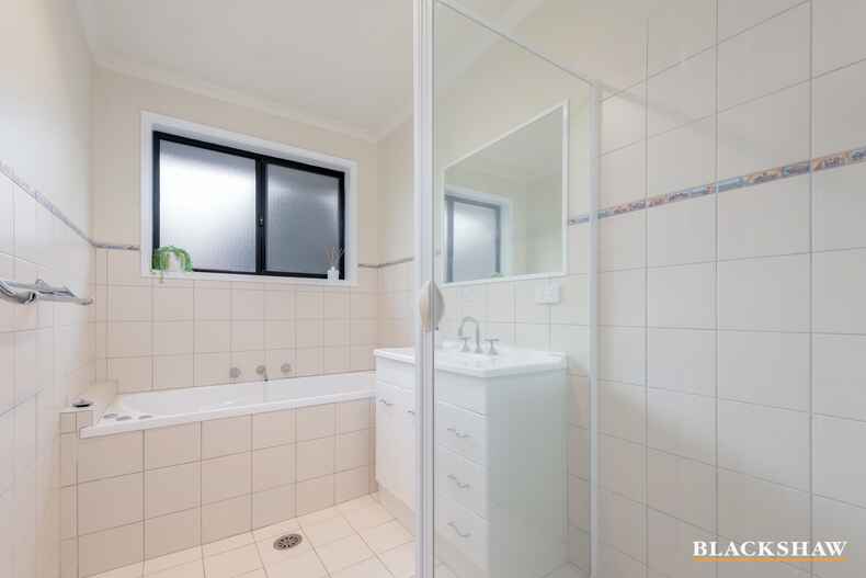 30 Paperbark Street Banks 30 Paperbark Street Banks