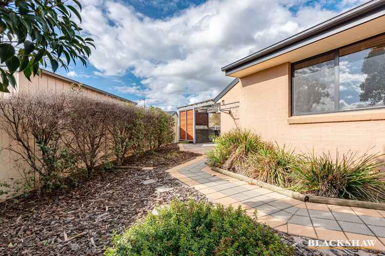 30 Paperbark Street Banks 30 Paperbark Street Banks