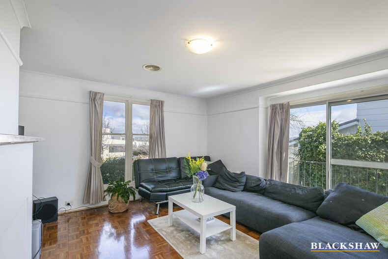 17 Hampton Circuit Yarralumla