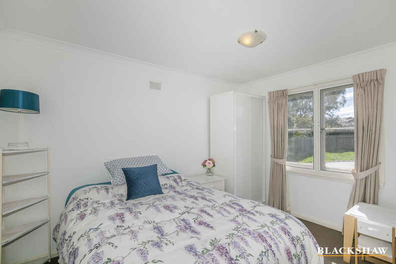 17 Hampton Circuit Yarralumla