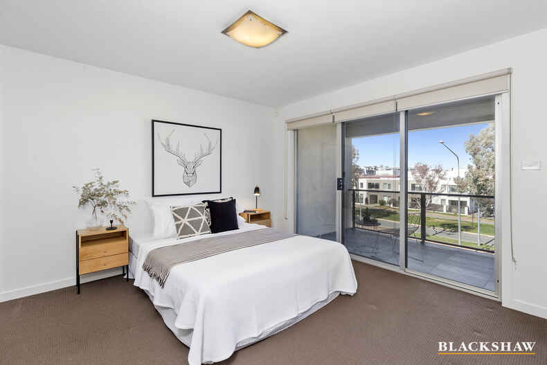 2/63A Anthony Rolfe Avenue Gungahlin
