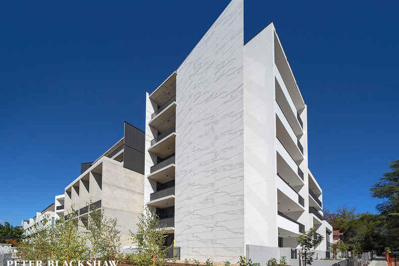 2/22 Canberra Avenue Forrest