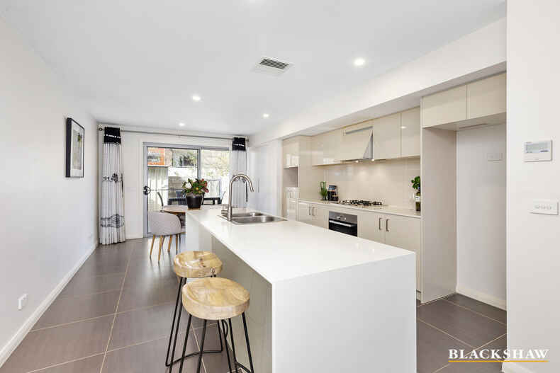 9/94 Henry Kendall Street Franklin