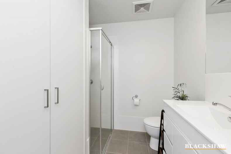176/41 Philip Hodgins Street Wright