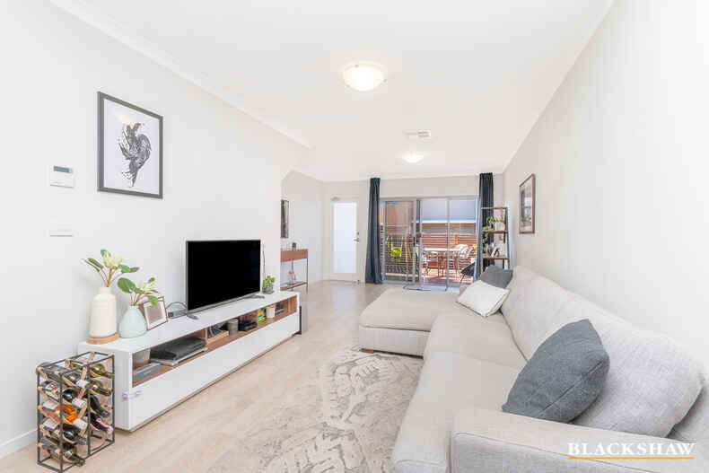 43/41 Philip Hodgins Street Wright