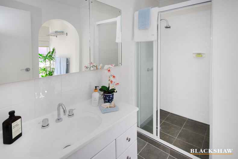 76 McInnes Street Weston 76 McInnes Street Weston