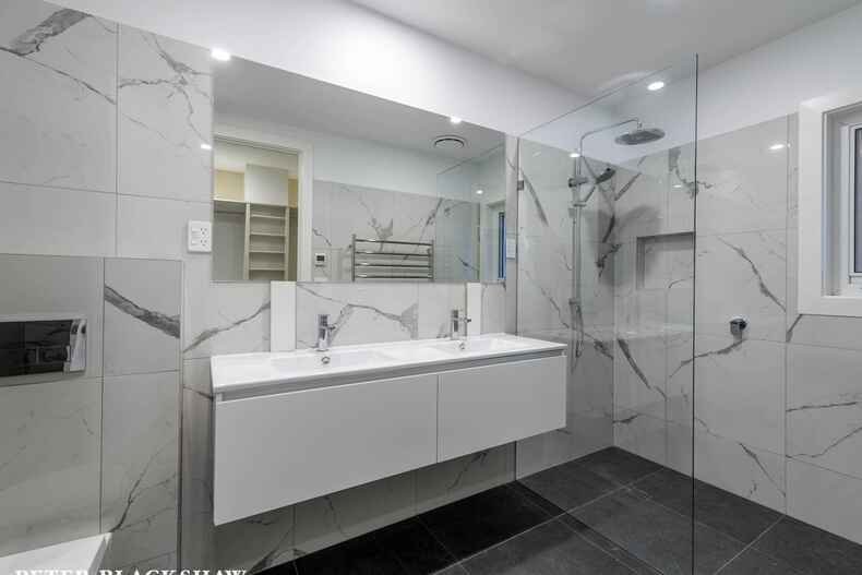 1/215 La Perouse Street Red Hill