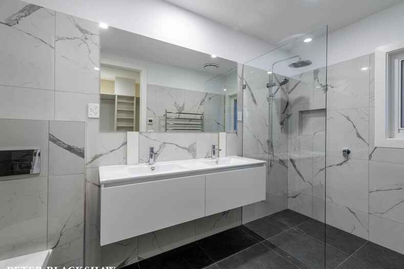 1/215 La Perouse Street Red Hill