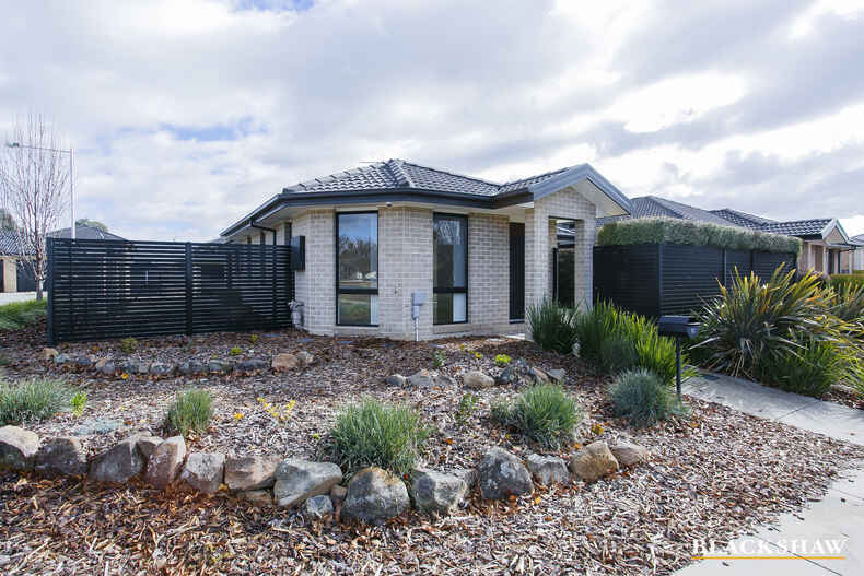 10 Judith Wright Street Franklin