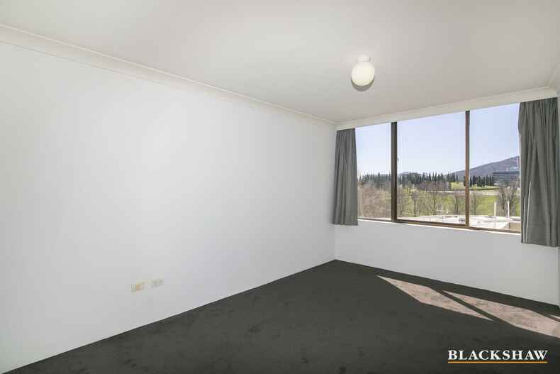 602/2 Marcus Clarke Street City