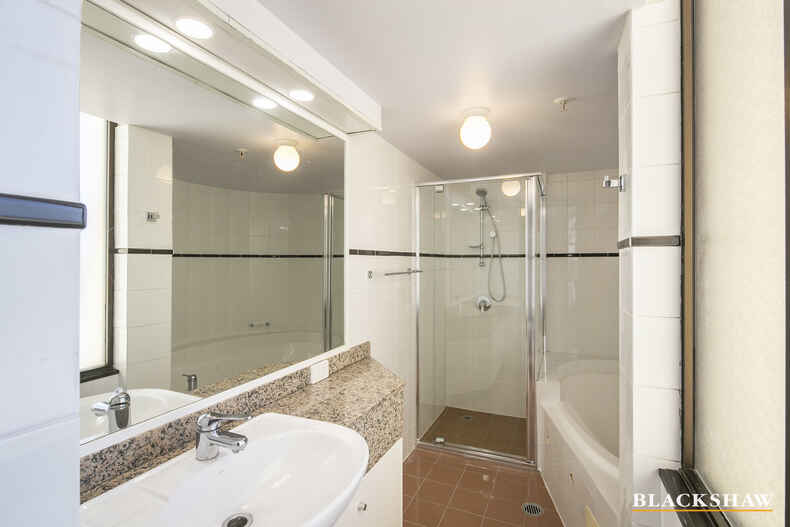 602/2 Marcus Clarke Street City