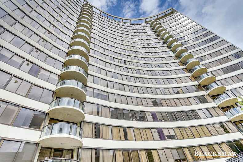 602/2 Marcus Clarke Street City