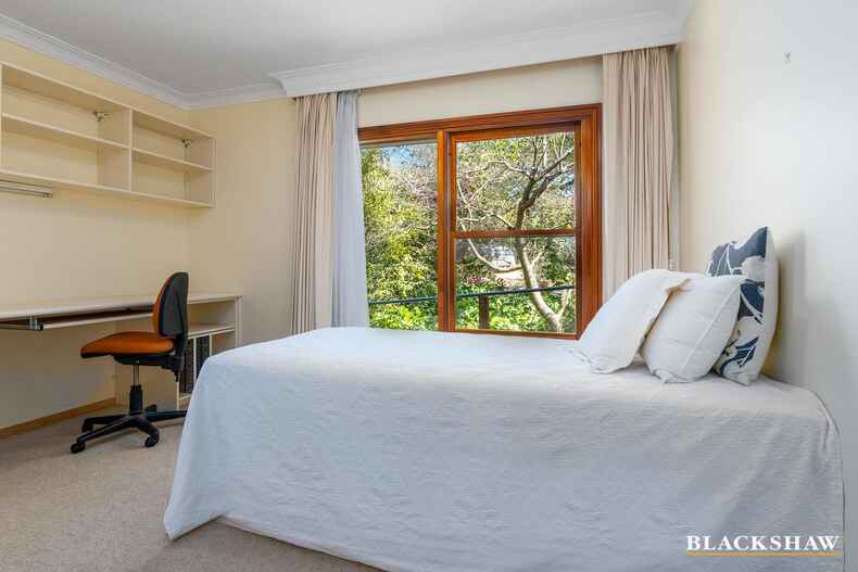 4 Farnell Place Curtin