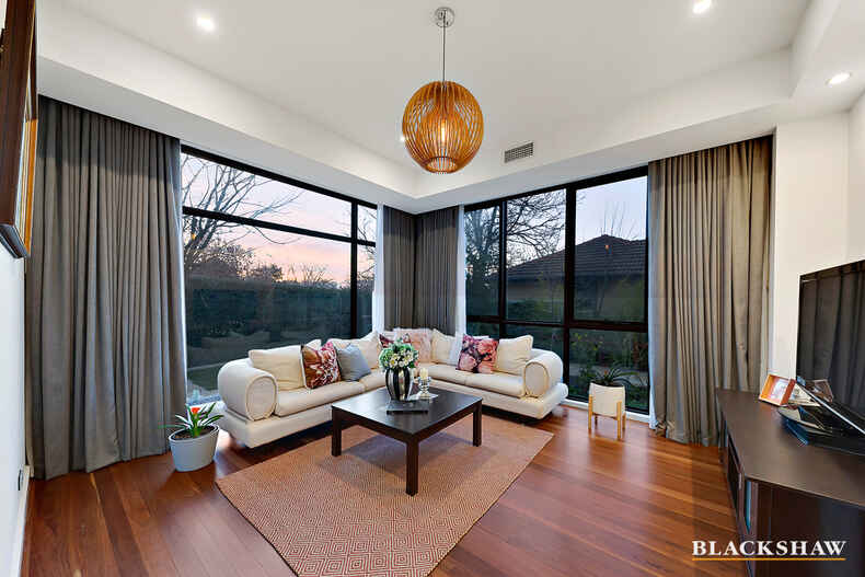 6 Broome Crescent Yarralumla