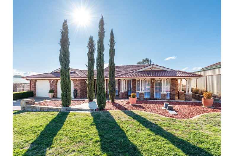 10 Lempriere Crescent Kambah 10 Lempriere Crescent Kambah