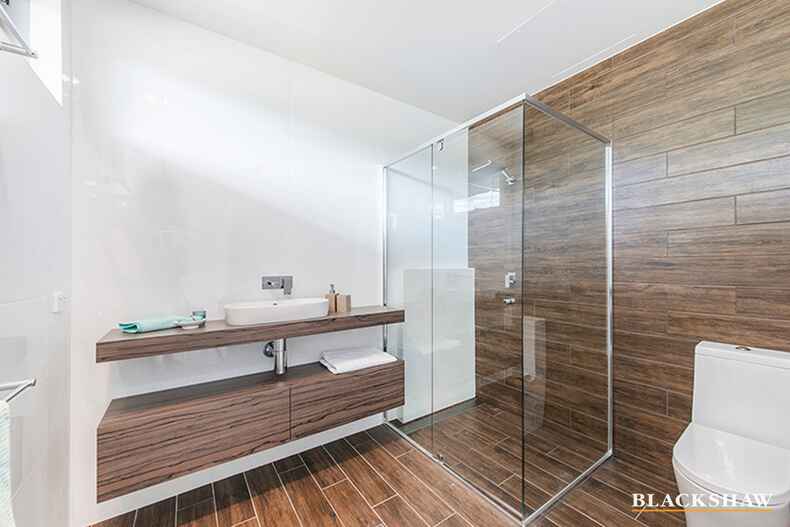 2/155 Strickland Avenue Deakin 2/155 Strickland Avenue Deakin