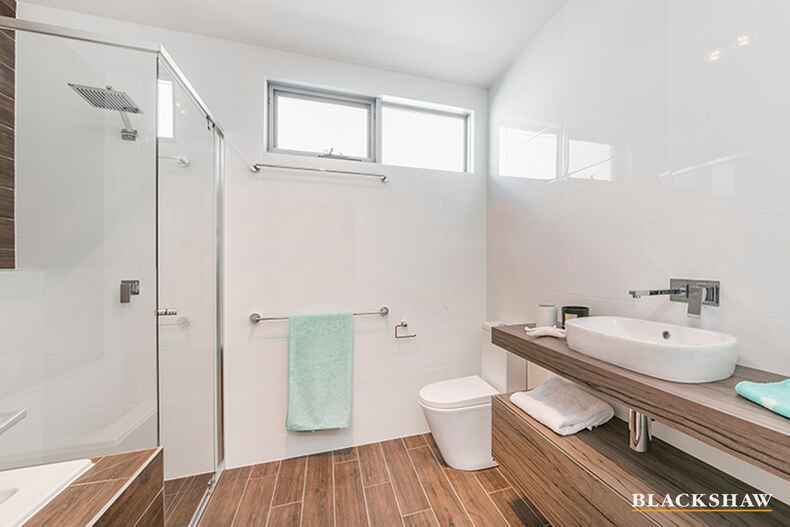 2/155 Strickland Avenue Deakin 2/155 Strickland Avenue Deakin