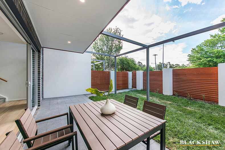 2/155 Strickland Avenue Deakin 2/155 Strickland Avenue Deakin