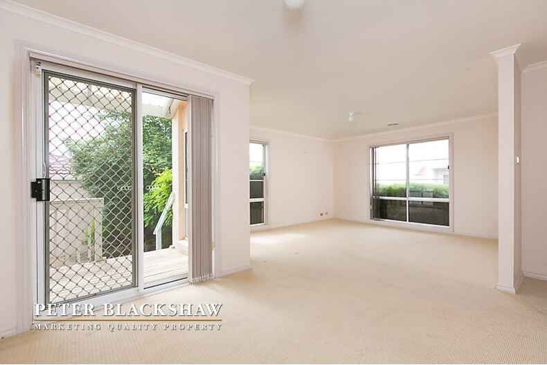 9/3 Barrington Crescent  Amaroo