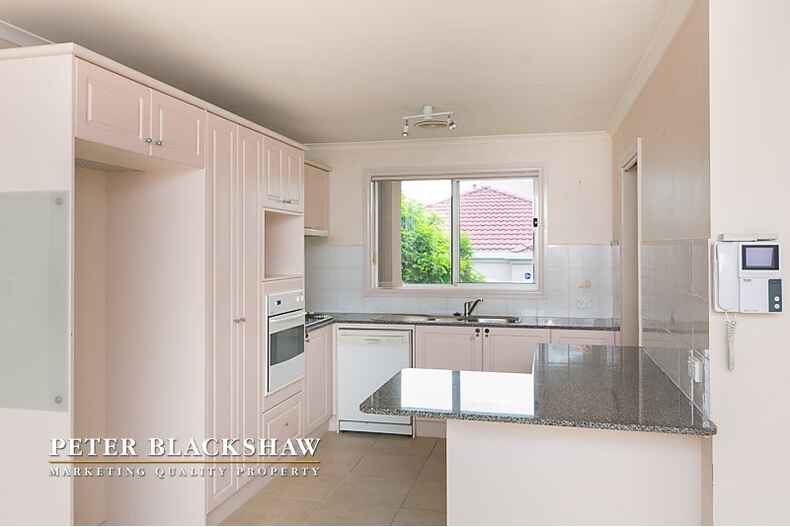 9/3 Barrington Crescent  Amaroo