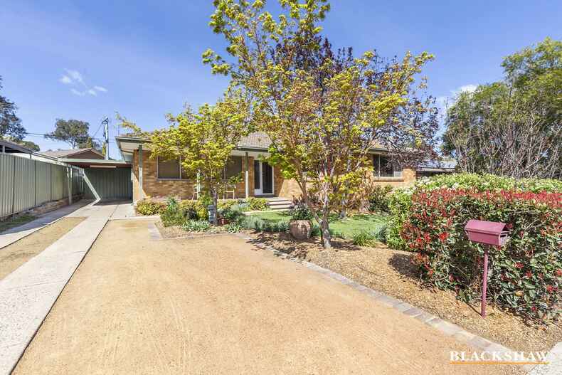 31 Ross Smith Crescent Scullin 31 Ross Smith Crescent Scullin