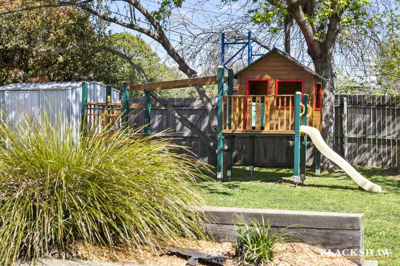 31 Ross Smith Crescent Scullin 31 Ross Smith Crescent Scullin